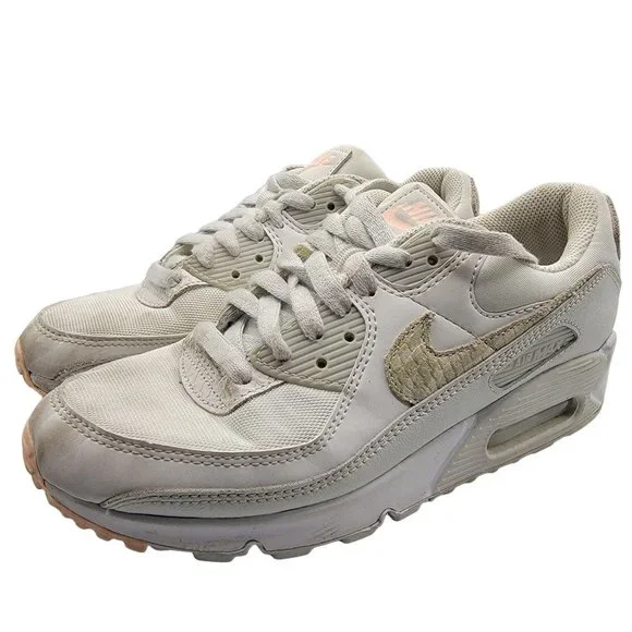Nike Air Max 90 SE Womens Size 8.5 Shoes Summit White Light Bone CV8824-100